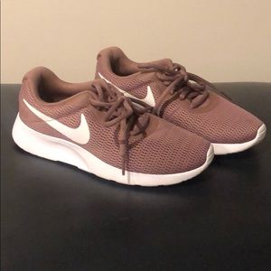 Nike Tanjun Smoky Mauve
